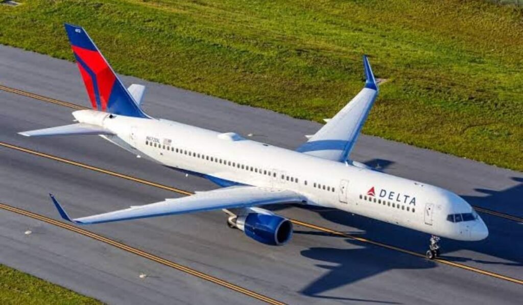 delta connection dl3543 emergency landing